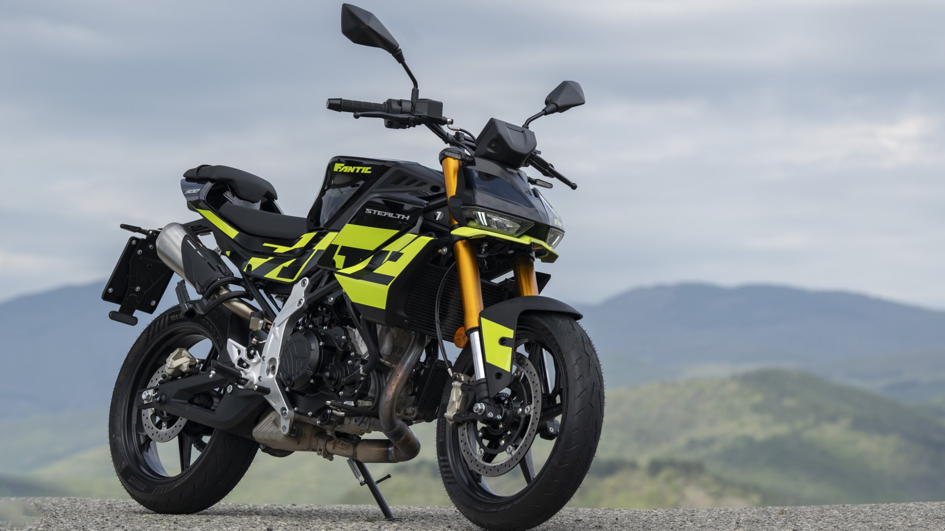 Fantic Stealth 500 : le roadster A2 le plus léger du marché débarque en concessions à 6 490 €