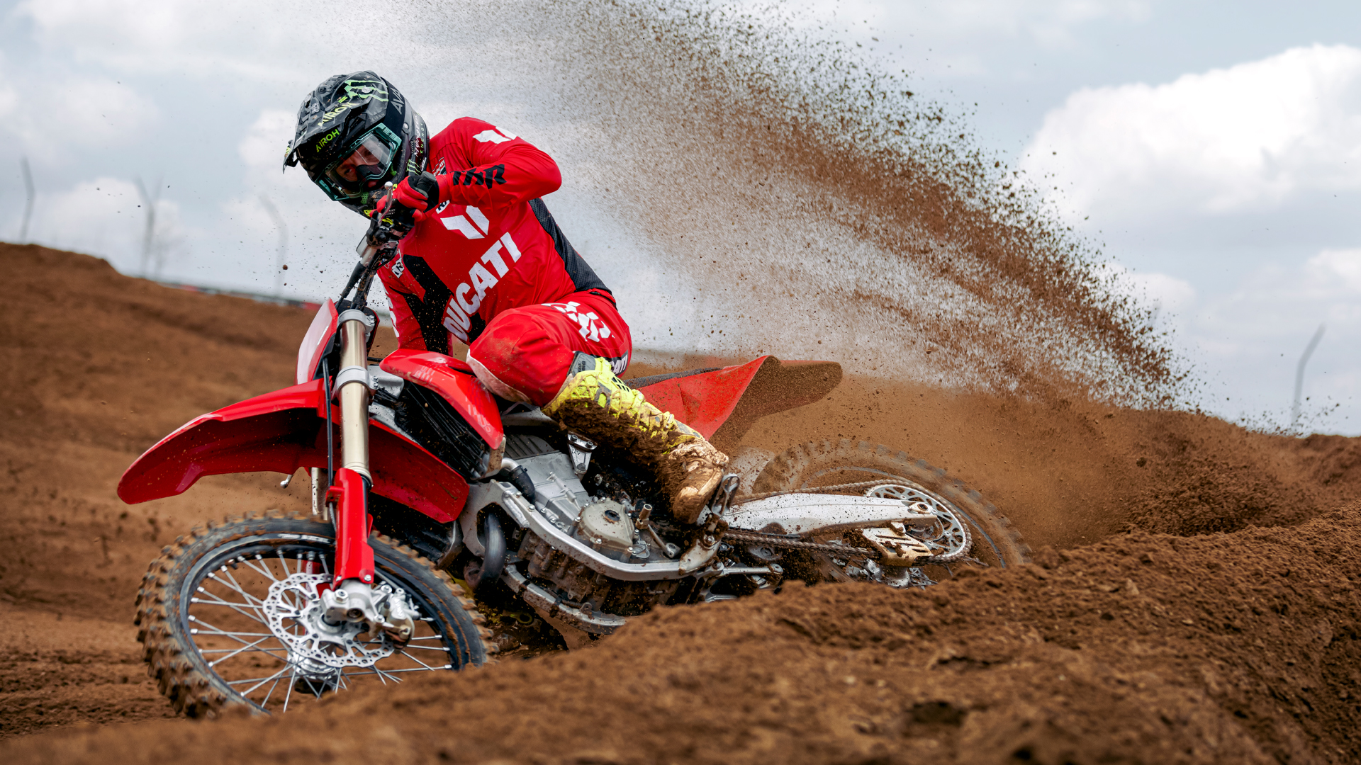 Ducati Desmo450 EDS : une enduro homologuée route qui pourrait viser le Dakar gallery 1